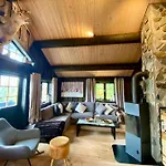 Dom wakacyjny Three Bedroom House With Jacuzzi In , Pets Allowed *