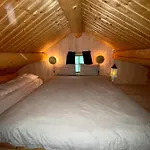 Three Bedroom House With Jacuzzi In , Pets Allowed Dom wakacyjny *