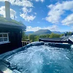 Three Bedroom House With Jacuzzi In , Pets Allowed