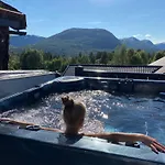 Three Bedroom House With Jacuzzi In , Pets Allowed Dom wakacyjny Bjorli