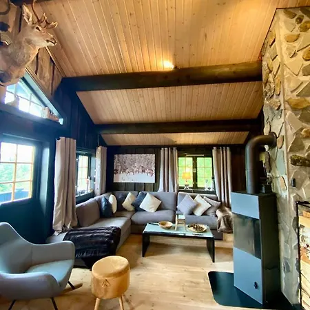 Hébergement de vacances Three Bedroom House With Jacuzzi In , Pets Allowed *