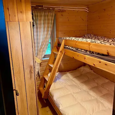 Vakantiehuis Three Bedroom House With Jacuzzi In , Pets Allowed *