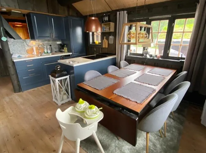 Three Bedroom House With Jacuzzi In , Pets Allowed Semesterbostad