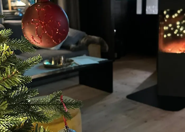 Three Bedroom House With Jacuzzi In , Pets Allowed Semesterbostad